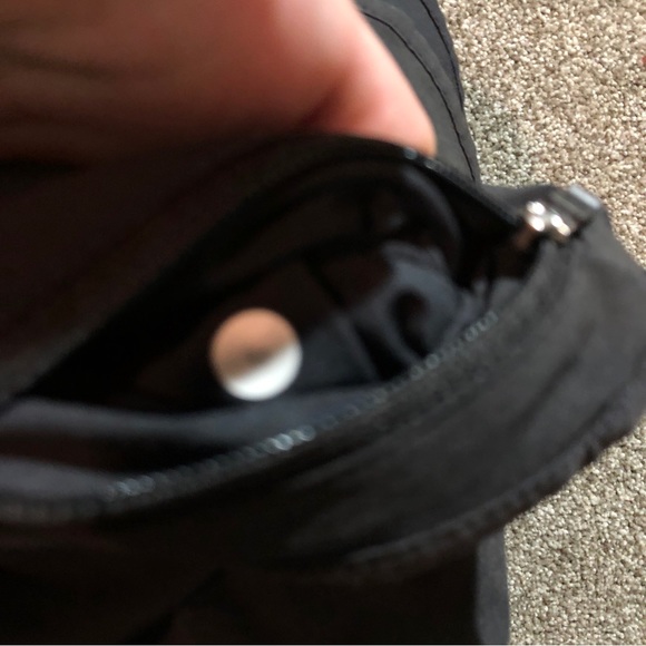 LULULEMON BLACK ATHLETIC SHORTS SIZE 6 - Picture 7 of 7